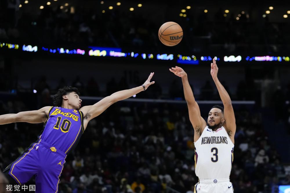 特拉再次展 特拉再次展