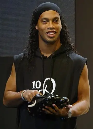 加盟米兰是 加盟米兰是